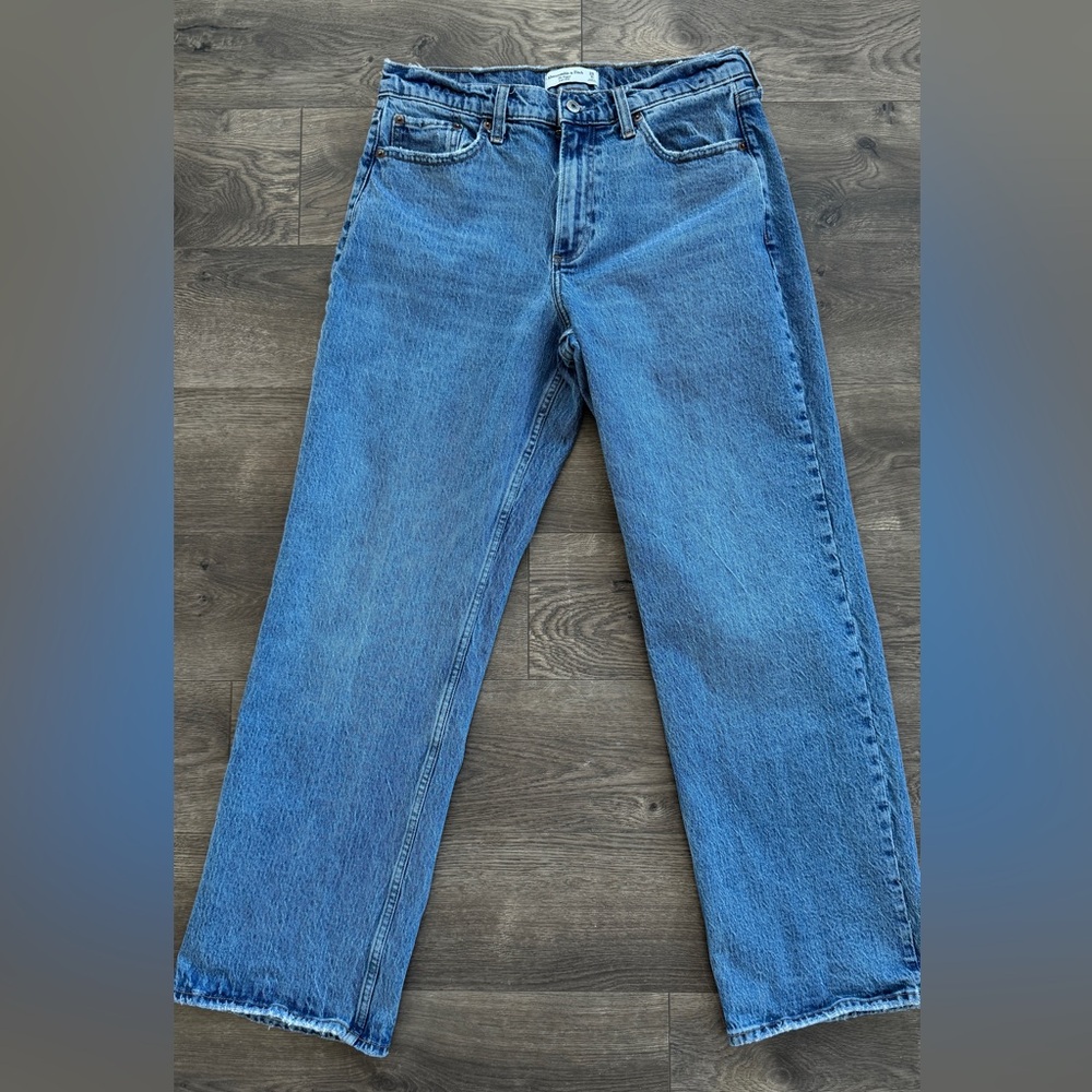 Abercrombie & Fitch Curve Love Low Rise
Baggy Medium Blue Wash Jeans